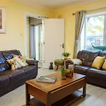 בית נופש Waterfront Self Catering *