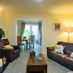 Waterfront Self Catering בית נופש *