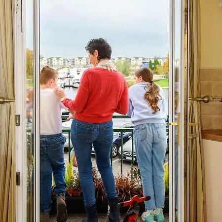 Waterfront Self Catering Ferienhaus Carrick on Shannon