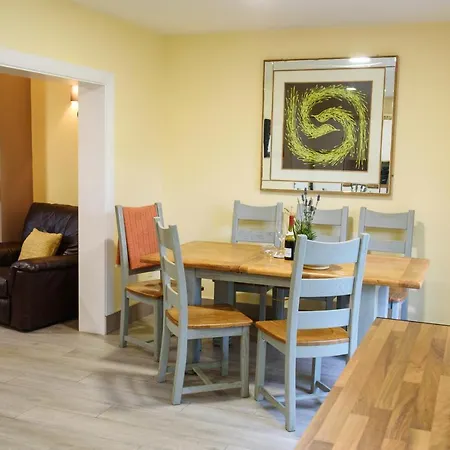 Feriehus Waterfront Self Catering