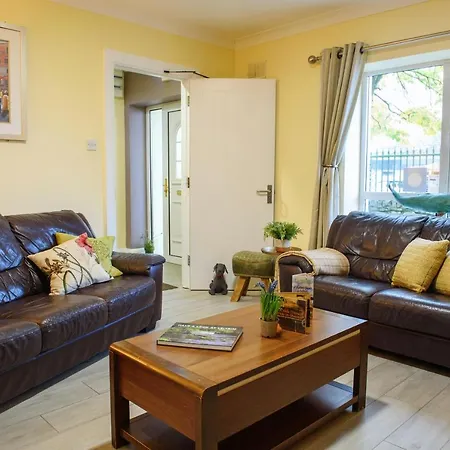 Feriehus Waterfront Self Catering *