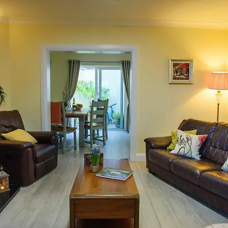 Waterfront Self Catering Feriehus Carrick on Shannon