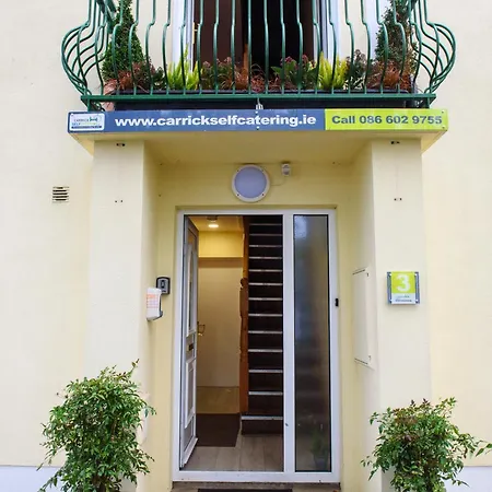 Waterfront Self Catering بيت للعطل *