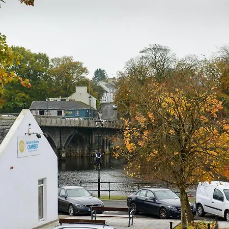 Waterfront Self Catering Nyaraló *