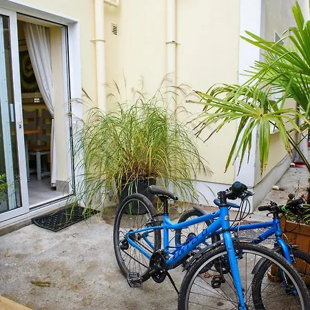 Дом отдыха Waterfront Self Catering *