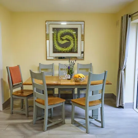 Waterfront Self Catering بيت للعطل *