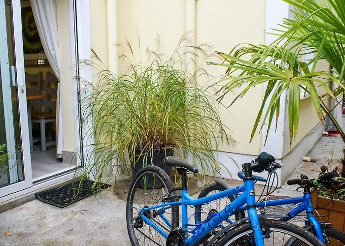 Дом отдыха Waterfront Self Catering *