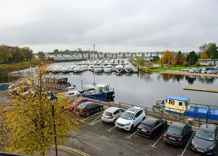 펜션 Waterfront Self Catering *